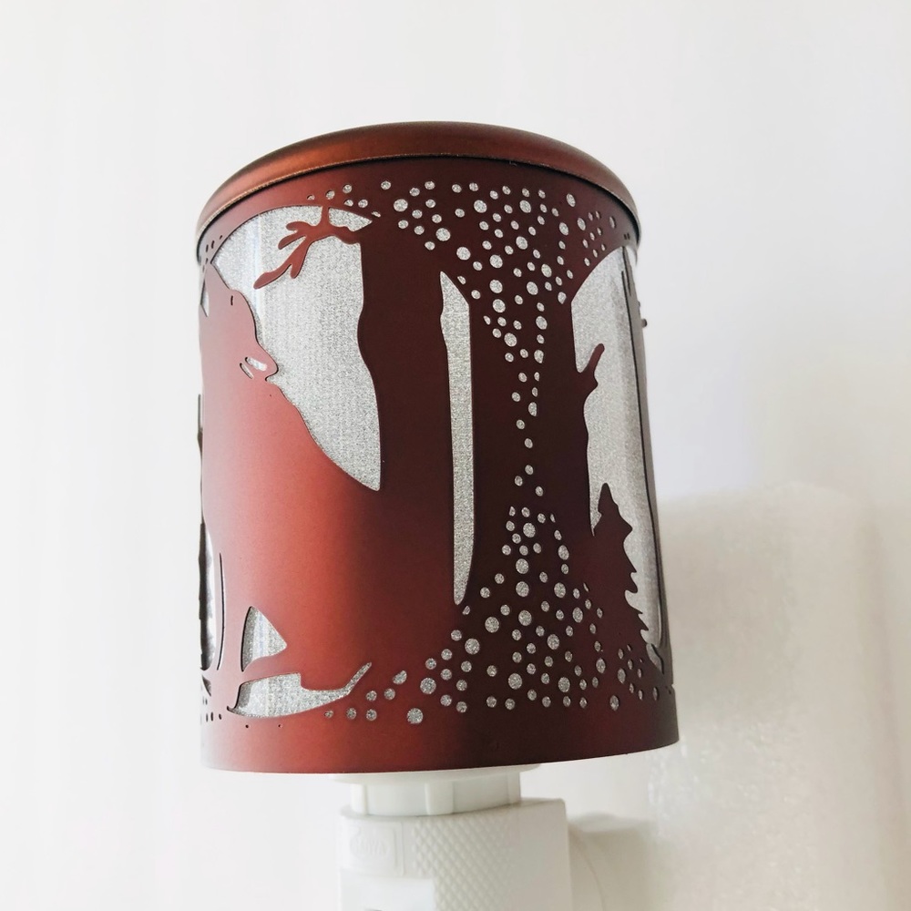 Woodland Creek Howling Night Light - Picture 7 of 7